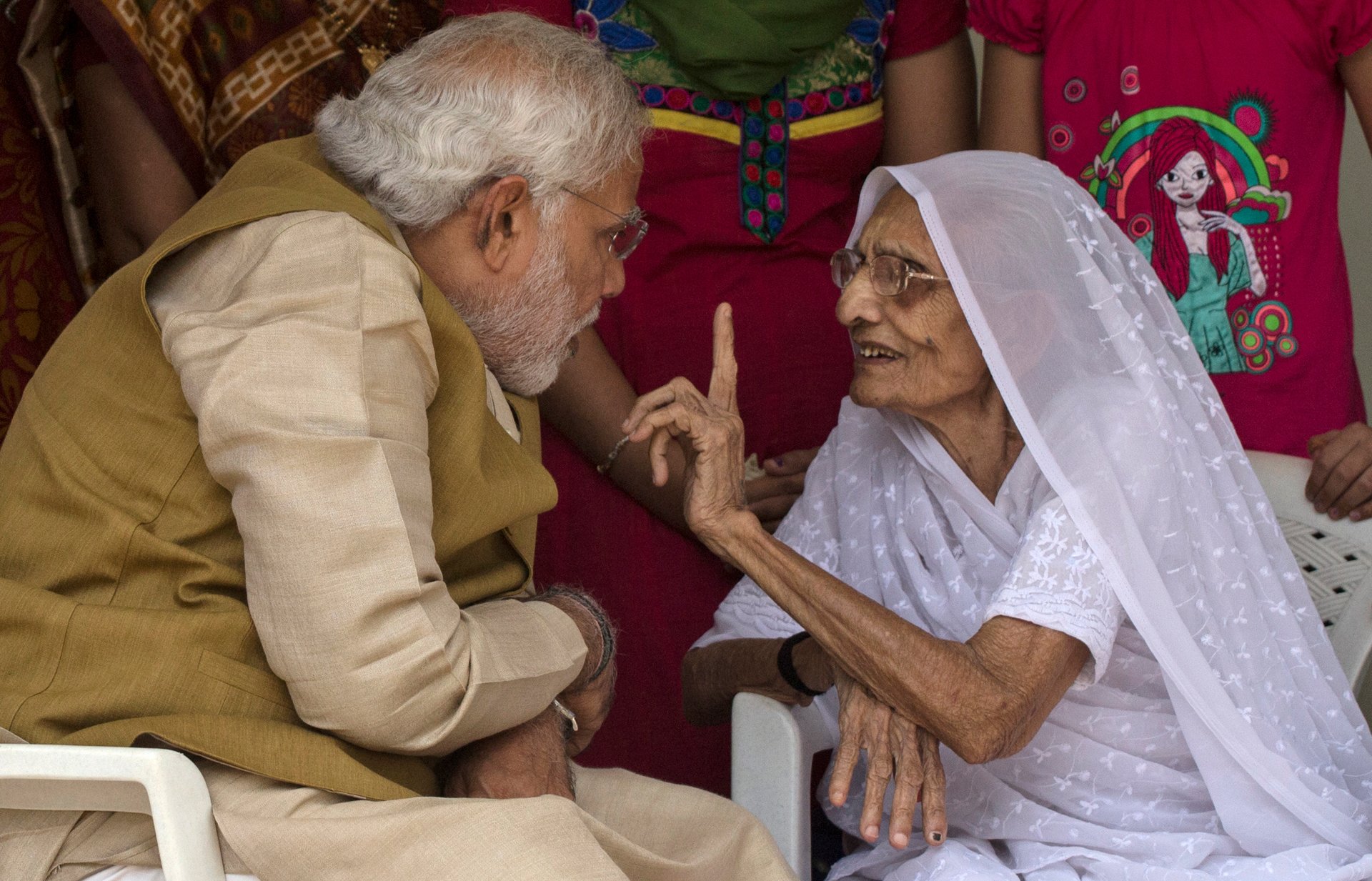 Premijer Modi sa majkom Hirben