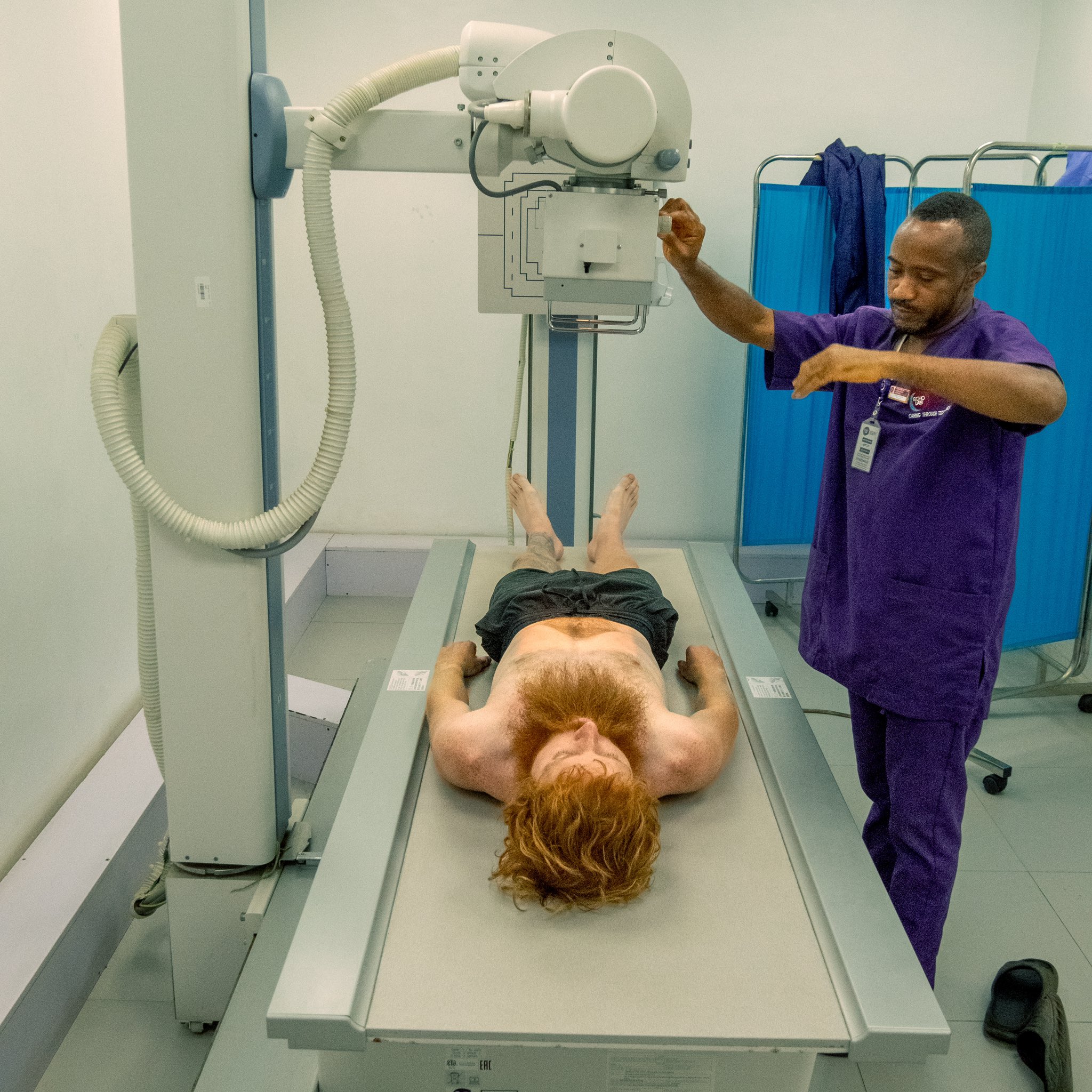 Ekstremni sport: Britanac Ras Kuk koji pretrčao čitavu Afriku stigao na cilj 4 Russell Cook having medical tests