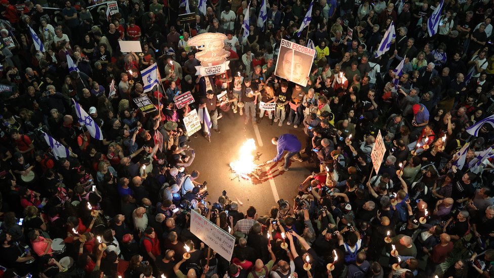 Mass protest of Israelis in Tel Aviv, 6 Apr 24
