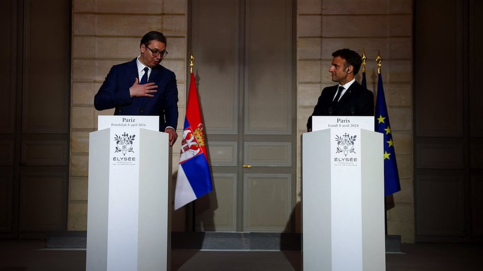 Srbija i Francuska: Makron i Vučić složno i srdačno o ekonomiji i emocijama, oprečno o Kosovu 1 Pariz, 8. april 2024.