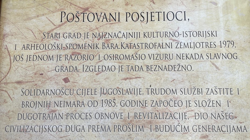 Crna Gora: Kako je zemljotres rušio primorje pred Titovim očima 6 Tabla na ulazu u stari grad Bara