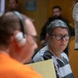 Amerika: Roditelji dečaka iz Mičigena koji je ubio đake u školi osuđeni na na najmanje 10 godina zatvora 6