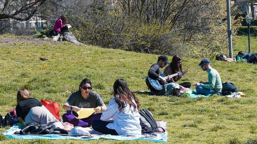 Mladi u Srbiji: Zašto je konzervativizam prijemčiv generaciji Z 1 Mladi, mladi ljudi, mladi u praku