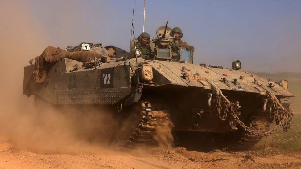 Napad Irana na Izrael: Poreklo rivaliteta i kako ga je rat u Gazi pojačao 9 An Israeli tank advances in Gaza