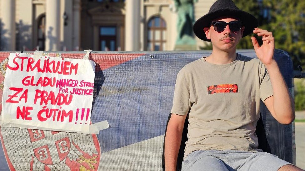 Srbija i LGBT+: Gej mladić štrajkuje glađu u Beogradu, traži da se kazne policajci koje optužuje za maltretiranje 7