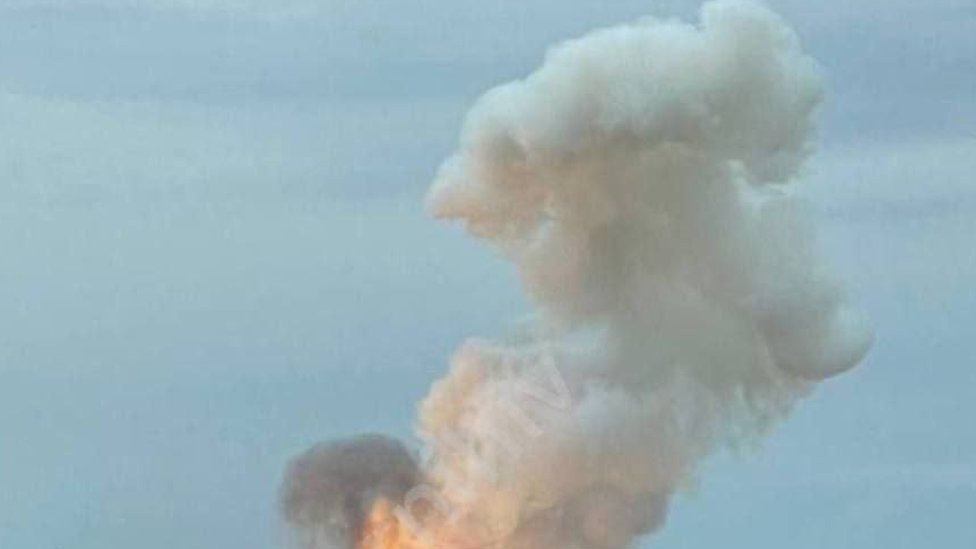 Rusija i Ukrajina: Desetoro mrtvih u ruskom napadu na Černigov, na severu Ukrajine 2 Tri ruska projektila pala su blizu centra Černigova