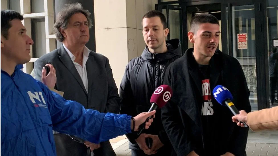 Andrej Obradović daje izjavu za medije posle dvoipočasovnog iskaza u Prvom osnovnom tužilaštvu u Beogradu