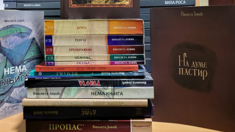 Jezik: „Bate će se ženi u selo sas jedan padež", književnost na timočko-prizrenskom dijalektu 6 Deo književnog stvaralaštva na dijalektu Violete Jović