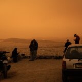 Grčka: Narandžasti saharski pesak nad Atinom 4
