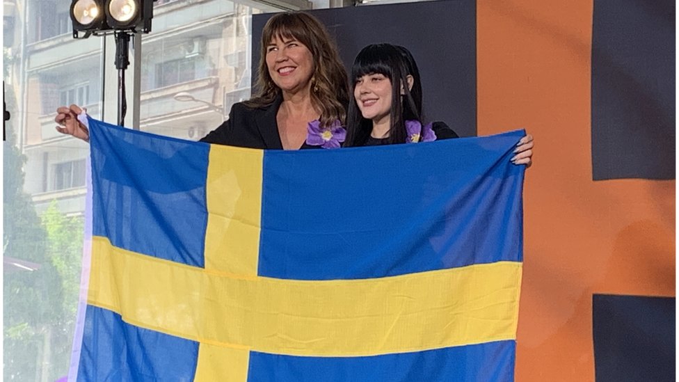 Srbija i Pesma Evrovizije 2024: Ramonda na reveru i poruka Teja Dore „bićete ponosni" 3 Teodora Pavlovska sa švedskom ambasadorkom u Srbiji Anikom Ben David