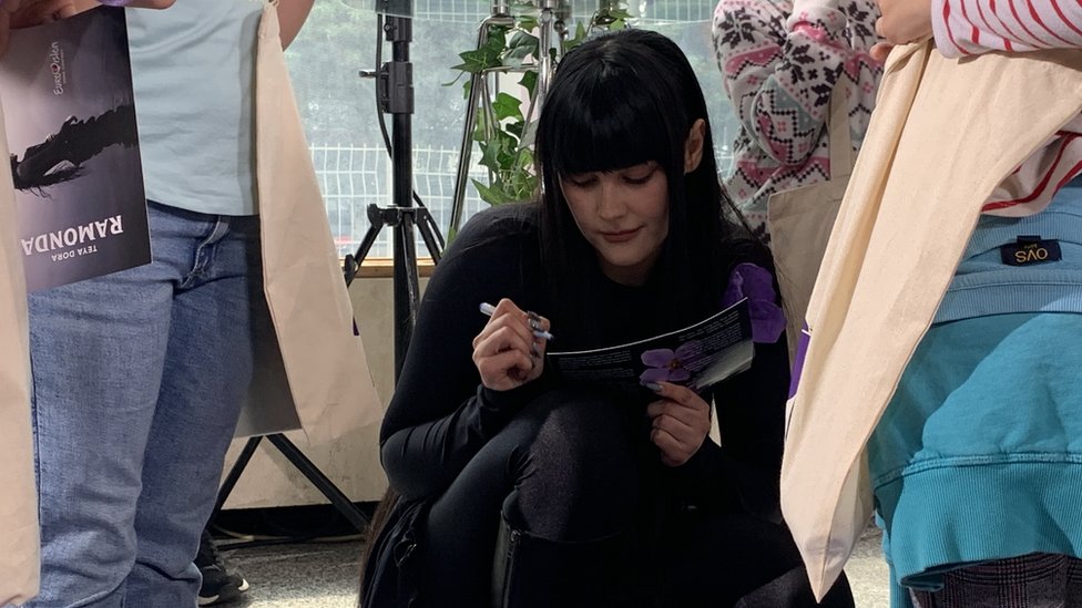 Srbija i Pesma Evrovizije 2024: Ramonda na reveru i poruka Teja Dore „bićete ponosni" 4 Teja Dora