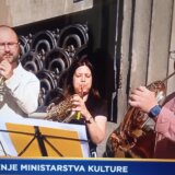 „Probudi se voljena“ premijerno ispred zgrade Ministarstva kulture 1