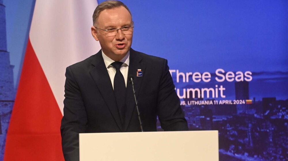 Poljski predsednik pozdravlja ideju o širenju francuskog nuklearnog kišobrana 1