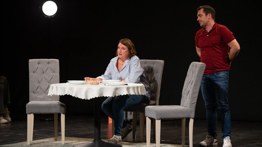 Pet nagrada za Hartefaktovu predstavu "Naš sin" u Rumi 1