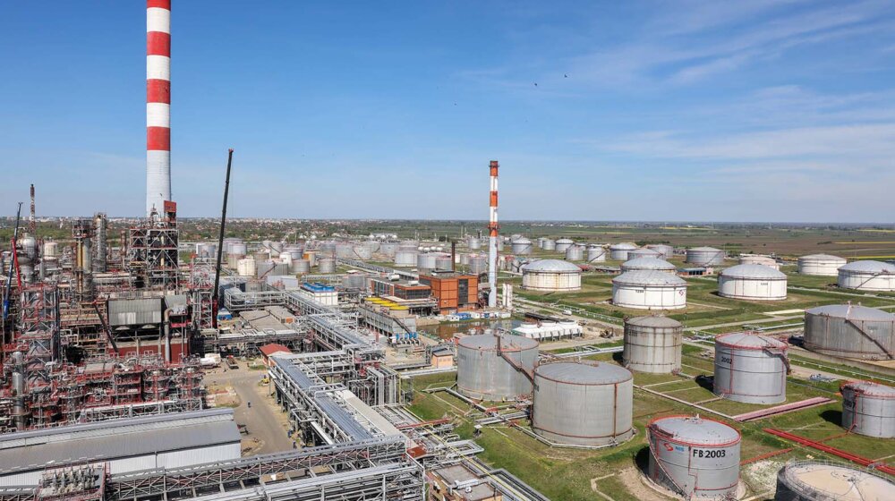 Srbija uskoro dobija šest novih rezervoara za naftu: Rezerve biće povećane za 120.000 kubnih metara 1