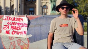 Andrej Obradović koji štrajkuje glađu završio u Urgentnom centru