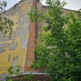 Bioskop "Voždovac" zapušten spolja, a unutar objekta se urušava konstrukcija (FOTO) 1