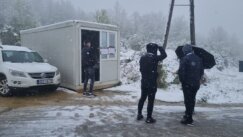 referendum kosovo zubin potok Kontejner na skretanju, veje sneg: Kako izgleda glasanje za smenu gradonačelnika u Zubinom Potoku? 8