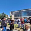 Protest za odbranu hotela Jugoslavija, građani na pet minuta blokirali saobraćajnicu 14
