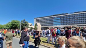 Protest za odbranu hotela Jugoslavija, građani na pet minuta blokirali saobraćajnicu