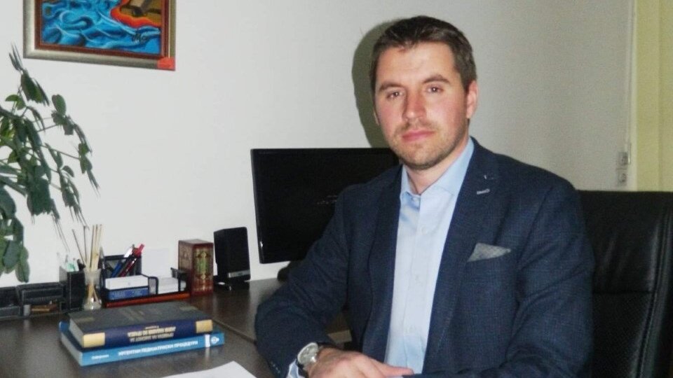 Ko Je Ridvan Ibrahimi Na iji Je Automobil Pucano Region Dnevni ko-je-ridvan-ibrahimi-na-iji-je-automobil-pucano-region-dnevni
