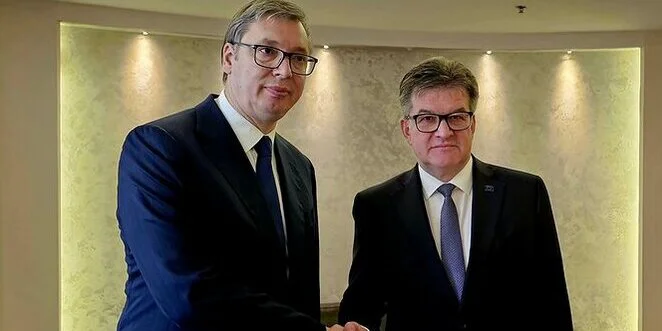 Vučić se sastao sa Lajčakom: Otvoren razgovor o sve većim izazovima i sve manjem prostoru za rešavanje problema 11