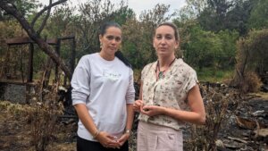 Anna Oreg iz PSG obišla Natašu Prišić kojoj je zapaljena kuća u Sremskoj Kamenici: „Ova žena trpi torturu pojedinaca već godinama“