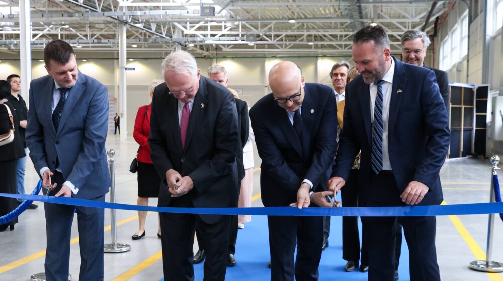 Vučević i Hil otvorili pogon američke kompanije "Modine" u Sremskoj Mitrovici 1