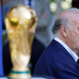 Bivši selektor na čelu vladine komisije koja nadgleda Fudbalski savez Španije, FIFA i UEFA ponovile da su zabrinuti zbog mešanja politike u sport 6