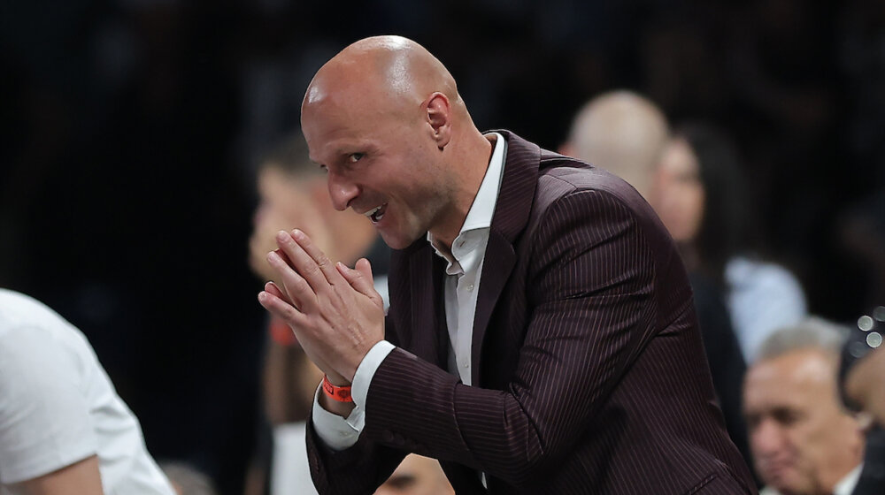 Publika u “Areni” emotivno dočekala Igora Duljaja: Ovacije za bivšeg trenera, uvrede za upravu Partizana (VIDEO) 1