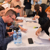 Vlada Vojvodine: Dodeljeni ugovori vredni 54 miliona dinara za kupovinu kuća u vlasništvu žena 4