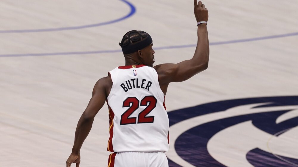 U Majamiju neće spavati: Batleru stradalo koleno, da li su i ligamenti? 1