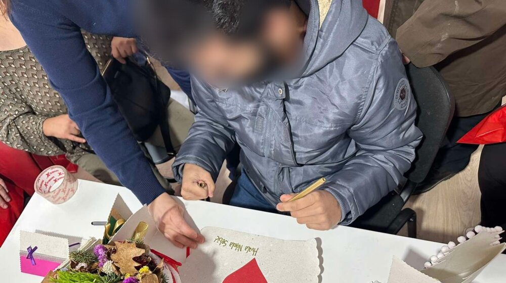 Zaposleni i osuđenici OZ Zaječar pomogli projekat „Kuća od papira“ koji uključuje rad osoba sa intelektualnim teškoćama 1