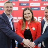 "Heroji Beogradskog maratona" donirali defibrilatore Crvenom krstu Beograd, biće postavljeni na javnim mestima 13