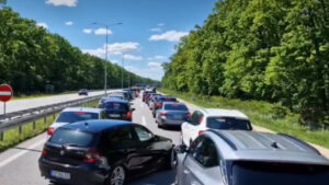 (VIDEO) Velika gužva na graničnom prelazu s Hrvatskom, kolona vozila duža od 2 km
