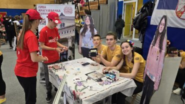 Da robot zaigra Moravac i na Floridi: Kragujevački gimnazijalci skupljaju novac za učešće na svetskom Lego prvenstvu (FOTO) 8