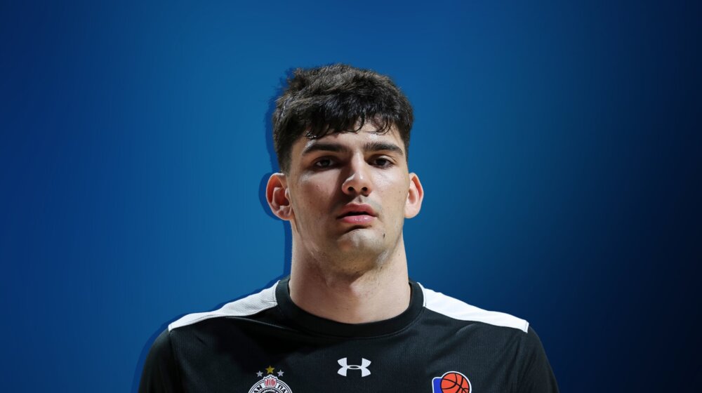 Čovek sa lepezom pasoša: Ko je Tristan Vukčević, košarkaš koji je platio da ode iz Partizana? 1