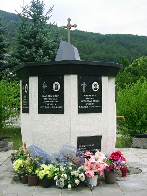 Održan pomen žrtvama NATO bombardovanja u Murini na severu Crne Gore: "Što pre doneti zakon o obeštećenju porodica žrtava" 2