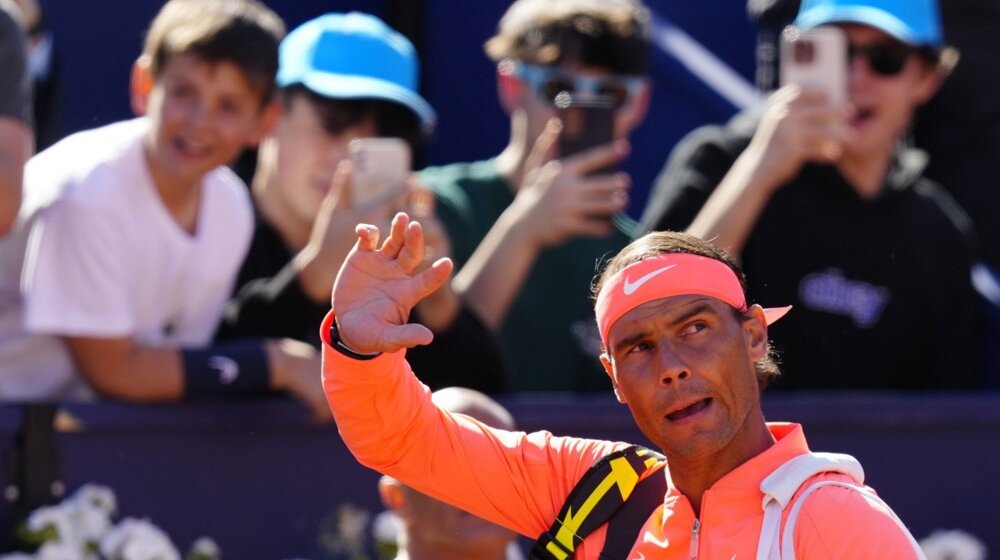 Ovacije na terenu koji je po njemu i nazvan: Nadal odigrao poslednji ples u Barseloni, De Minor u osmini finala (VIDEO) 1