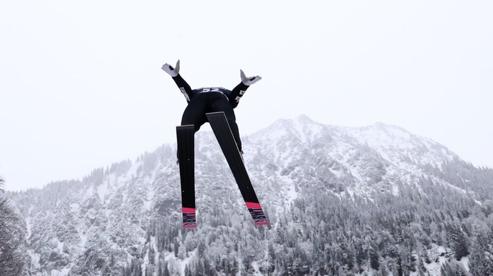 Rjoju Kobajaši oborio svetski rekord u skijaškim skokovima, Japanac se približio dužini od 300 metara (VIDEO) 9