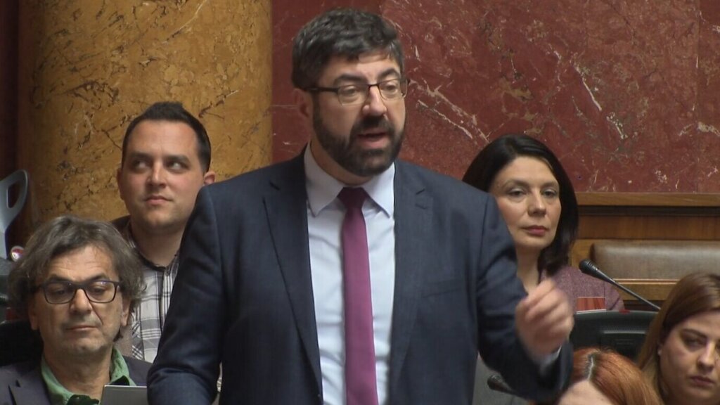 Dokazao se kao partijski doušnik koji će sad nastaviti da proganja i prisluškuje nepodobne građane: Šta još opozicionari misle o imenovanju Orlića na mesto šefa BIA? 2