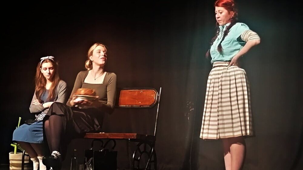 Iskrivljena slika o muškarcima zbog rigidnog patrijarhalnog društva: Premijera predstave „Ručni rad” SKC-a Kragujevac 1