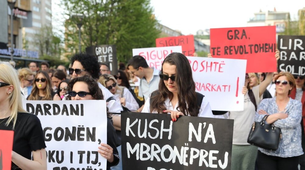 "Institucije su postale opasnost za žene": Protesti na Kosovu zbog ubistva žene u Uroševcu 1