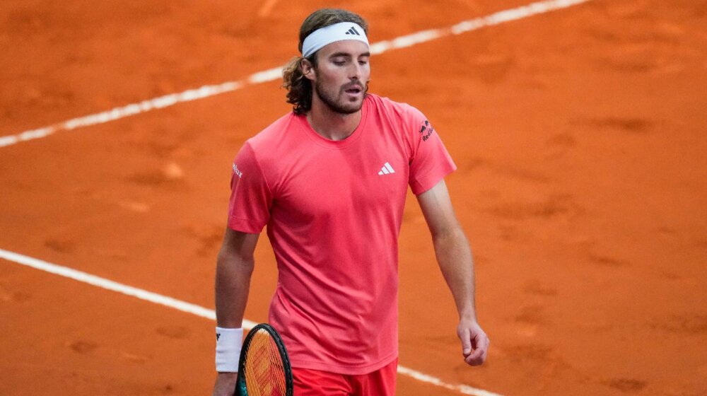 Cicipas eliminisan, Švjontek lako do osmine finala Madrida 1