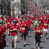 Kineskom atletičaru, kojeg su konkurenti pustili da prvi prođe kroz cilj, oduzeta pobeda na polumaratonu u Pekingu (VIDEO) 6