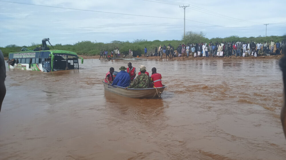 Najmanje 13 osoba poginulo, a 15.000 raseljeno usled poplava u Keniji 1