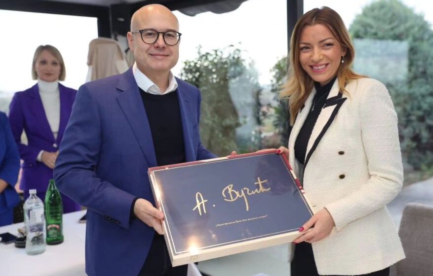 Kadar Miloša Vučevića: Ko je buduća ministarka Adrijana Mesarović? 1