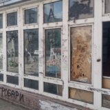 Obijena biblioteka u Krnjači: Ništa nije ukradeno, ali je demolirano sve unutar nje 10