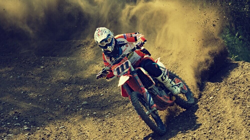 Nacionalni park Fruška gora: Vožnja kvadova i motocikala van asfaltiranih puteva opasna po posetioce parka, šteti prirodi i uznemirava životinje 1