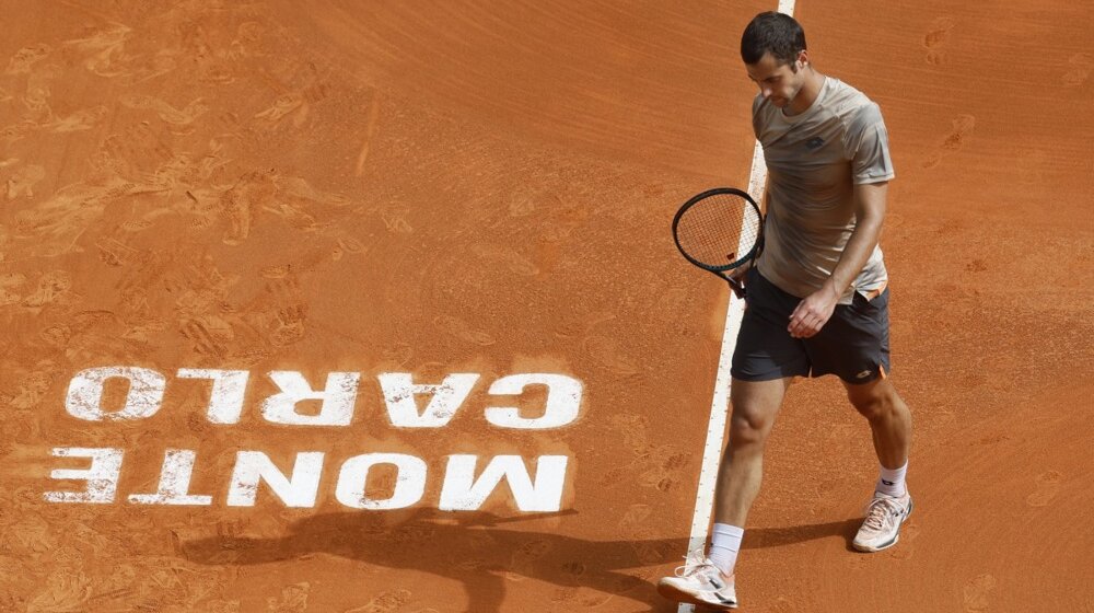 Teniski masters u Monte Karlu: Đere predao meč prvog kola Grku Cicipasu (VIDEO) 1